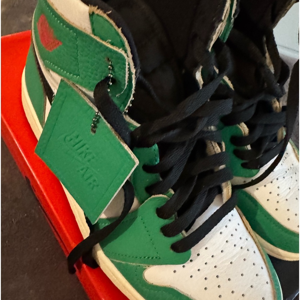 Women’s Air Jordan 1 Retro High sneaker